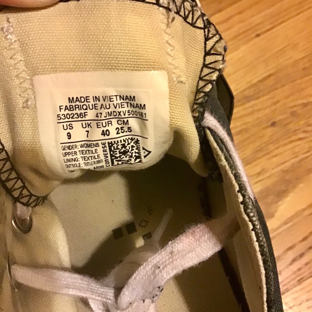Converse - Picture 2 of 2